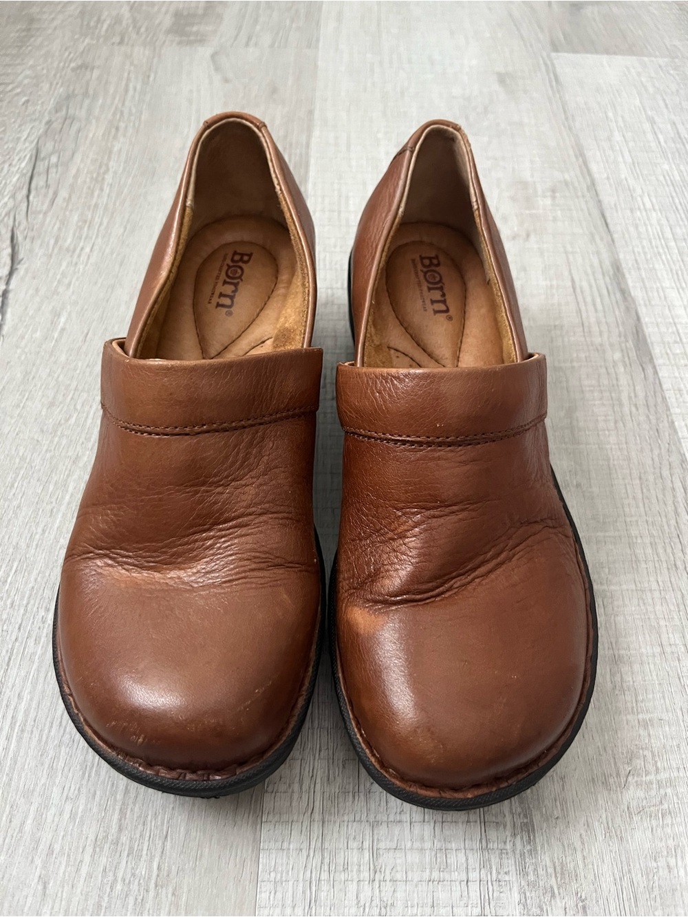 Born Brown Leather Clogs Sz 7M | Light Creasing | Excellent Soles | Comfort Shoe
